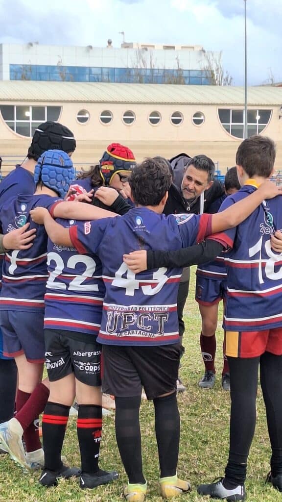 La S14 del Toros Rugby Club logra una gran victoria ante la Selección M14 FERRMUR en San Javier, mostrando solidez defensiva.